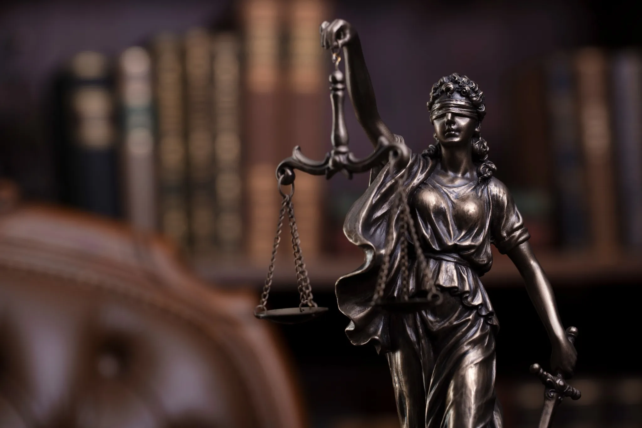 법무법인 대륜 광주강제추행변호사 직장 내 추행 고소,