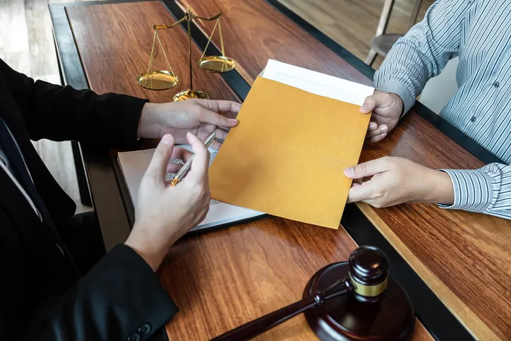 폭행변호사비용 고소장작성 형사고소장 폭행피해자 변호사상담