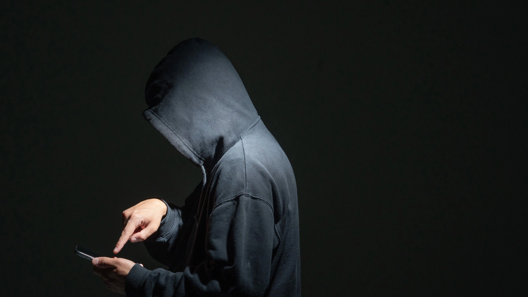 진주보이스피싱변호사 사기죄 현금수거책 전달책 가담자 처벌
