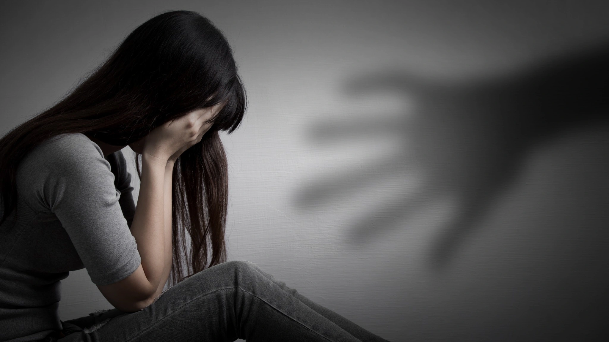 청주성폭행변호사 썸 연인 성범죄 주거침입 피해 신고